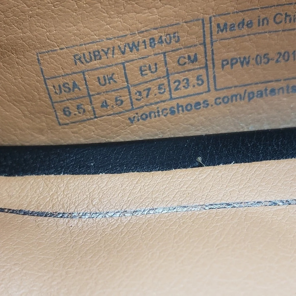 VIONIC Pumps Size 6.5 Quilted Leather Block Heel Comfort Shoe Cap Toe Classic - Picture 10 of 14